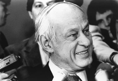 Ren&eacute; L&eacute;vesque