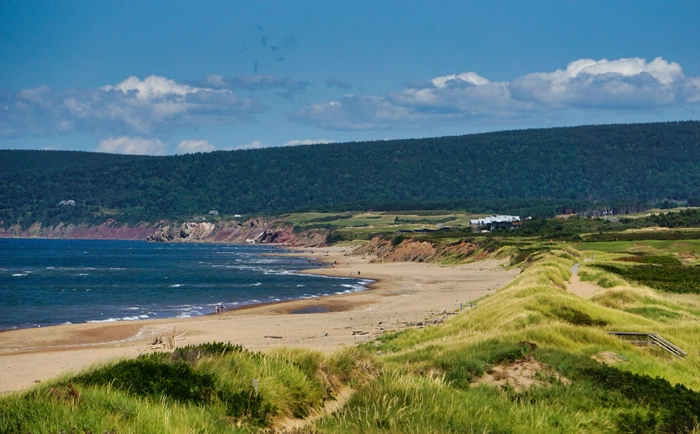 Plage d’Inverness bordée de dunes sur l’île du Cap-Breton